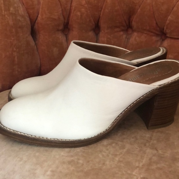 Jeffery Campbell white mules! - Picture 1 of 2